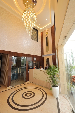 Imagen de los interiores del Hotel Taj Crown Plaza. Foto 14