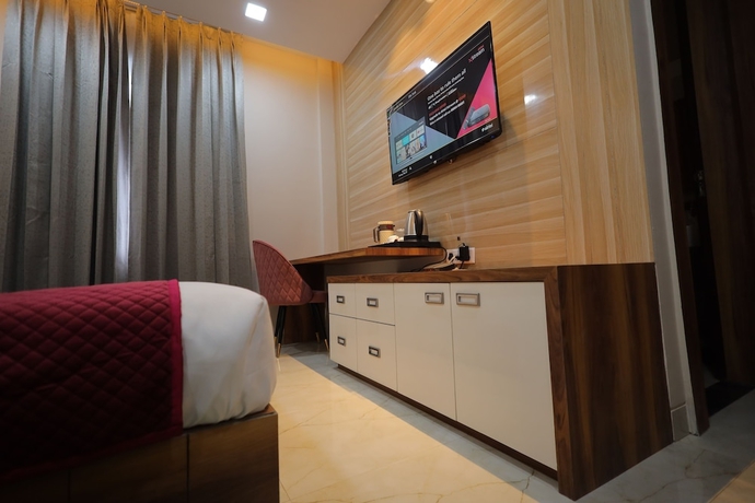 Imagen de la habitación del Hotel Taj Crown Plaza. Foto 8