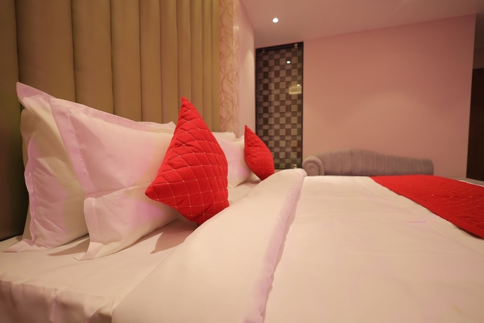 Imagen de la habitación del Hotel Taj Crown Plaza. Foto 13