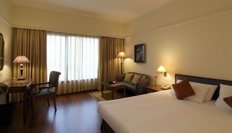 Imagen de la habitación del Hotel Taj Deccan. Foto 11