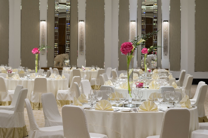 Imagen del bar/restaurante del Hotel Taj Dubai. Foto 3