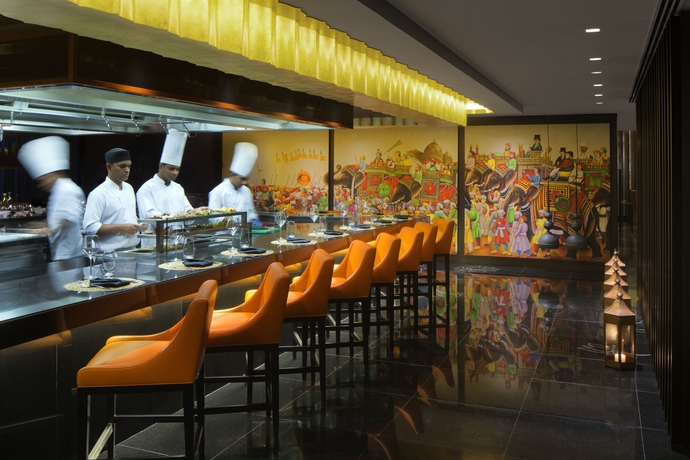 Imagen del bar/restaurante del Hotel Taj Dubai. Foto 4