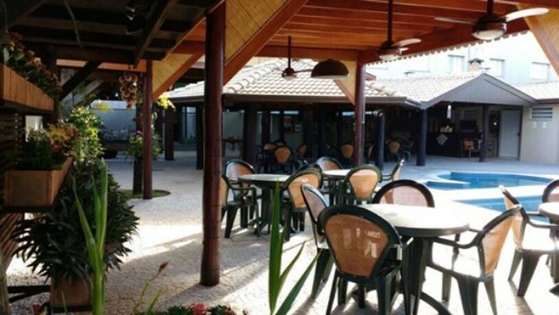 Imagen de la piscina del Hotel Taj. Foto 29