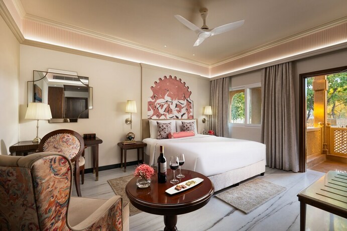 Imagen de la habitación del Hotel Taj Gorbandh Palace. Foto 22