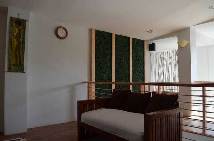 Imagen de la piscina del Hotel Taj Guesthouse. Foto 14
