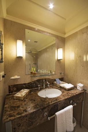 Imagen de la habitación del Hotel Taj Lake Palace. Foto 7