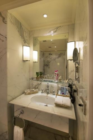 Imagen de la habitación del Hotel Taj Lake Palace. Foto 9