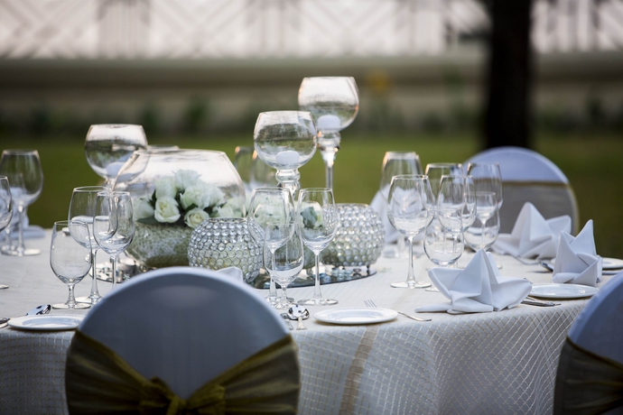 Imagen del bar/restaurante del Hotel Taj Lands End. Foto 3