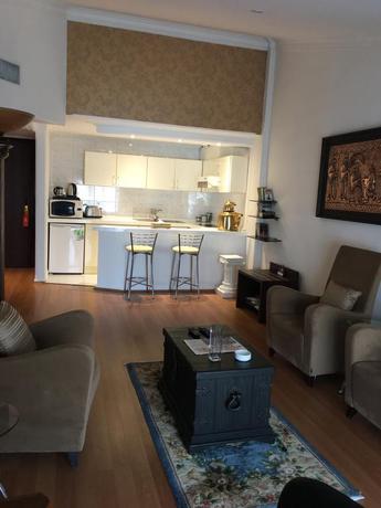 Imagen de los interiores del Hotel Taj Mahal Tehran. Foto 5