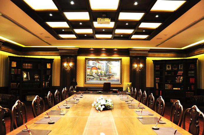 Imagen de los interiores del Hotel Taj Mahal Tehran. Foto 6