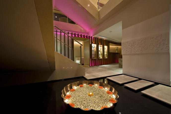 Imagen de la piscina del Hotel Taj Mg Road, Bengaluru. Foto 16