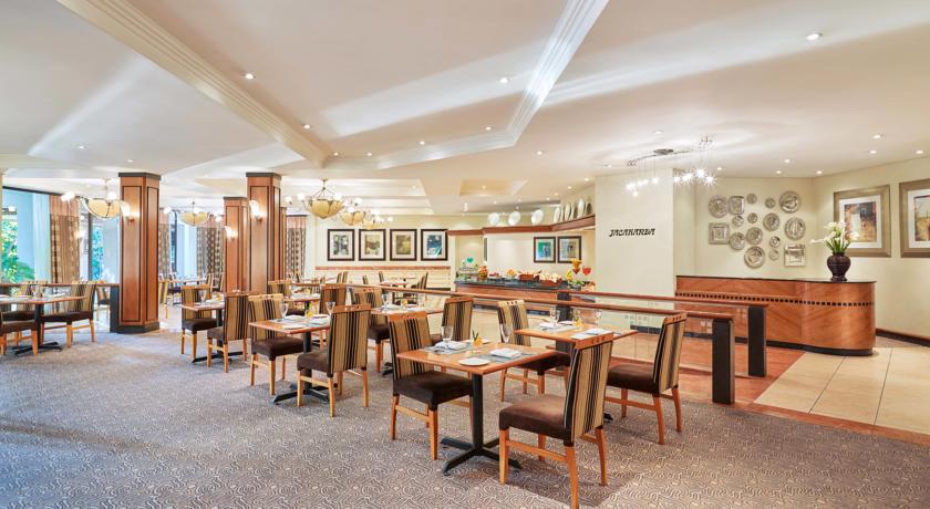 Imagen del bar/restaurante del Hotel Taj Pamodzi. Foto 2