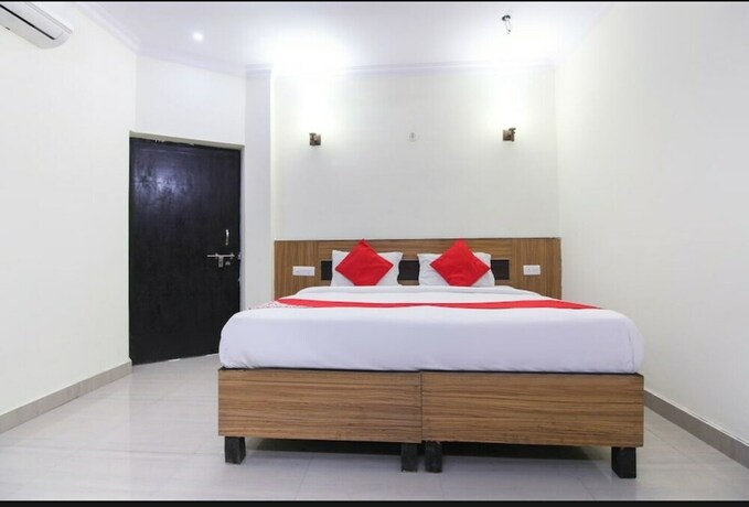Imagen de la habitación del Hotel Taj Paradise. Foto 14