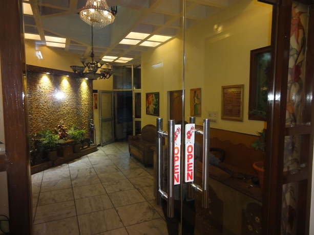 Imagen de los interiores del Hotel Taj Plaza. Foto 8