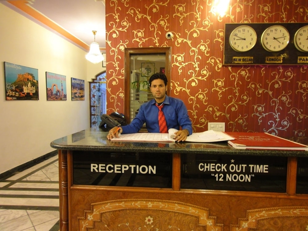 Imagen de los interiores del Hotel Taj Plaza. Foto 16