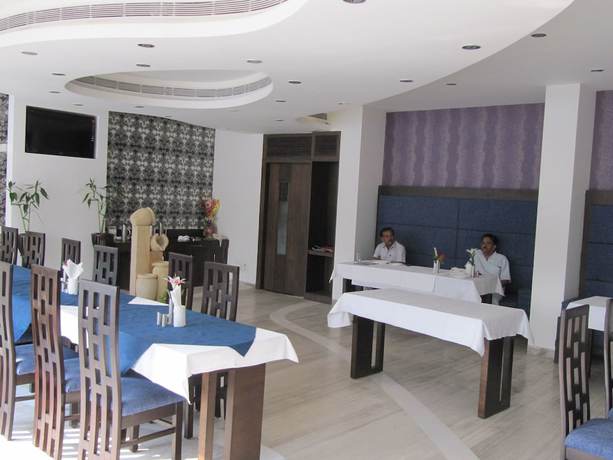 Imagen del bar/restaurante del Hotel Taj Resorts. Foto 3
