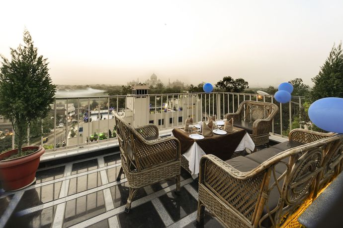 Imagen del bar/restaurante del Hotel Taj Resorts. Foto 4