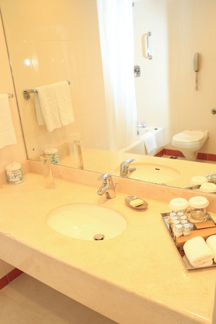 Imagen de la habitación del Hotel Taj Samudra. Foto 5