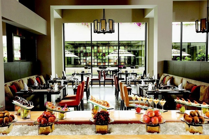 Imagen del bar/restaurante del Hotel Taj Surajkund Resort & Spa, Delhi NCR. Foto 2