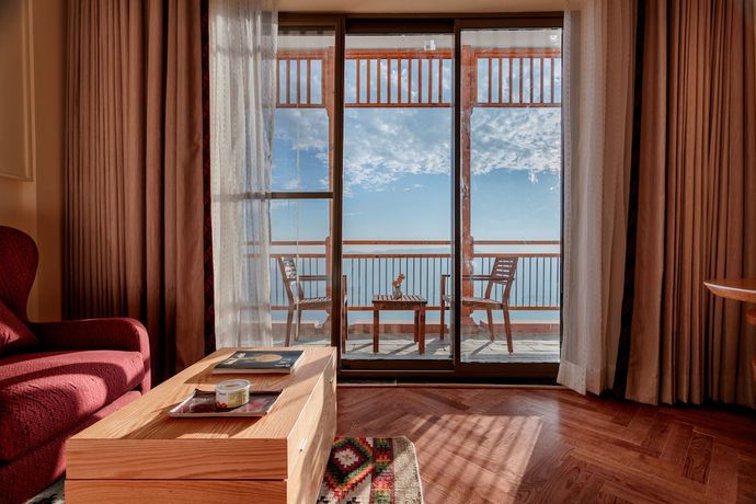 Imagen de la habitación del Hotel Taj Theog Resort and Spa, Shimla. Foto 9