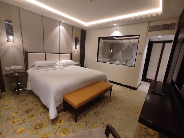 Imagen de la habitación del Hotel Taj Tirupati. Foto 6