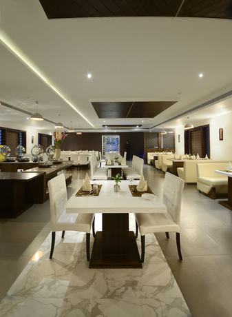 Imagen del bar/restaurante del Hotel Taj Vilas. Foto 3