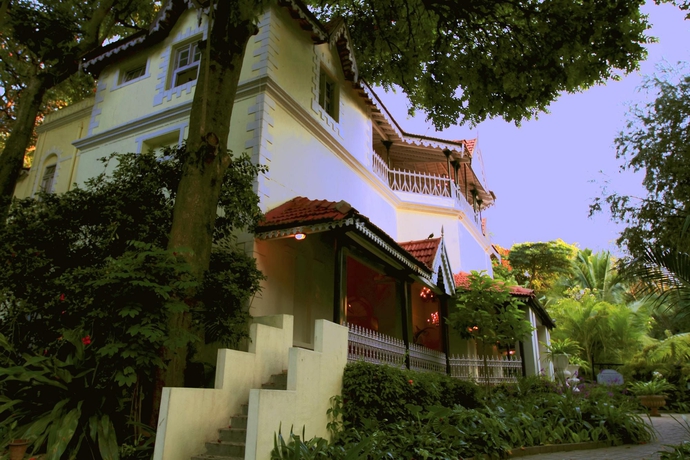 Imagen de los exteriores del Hotel Taj West End. Foto 7