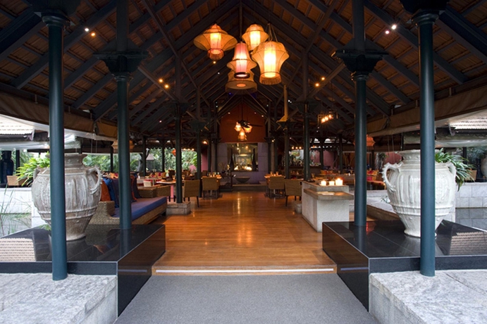 Imagen de los interiores del Hotel Taj West End. Foto 12