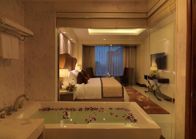 Imagen de la habitación del Hotel Taj and Convention Centre, Agra. Foto 5