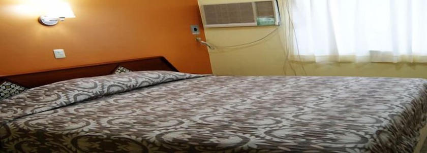 Imagen de la habitación del Hotel Taj&iacute;n. Foto 2