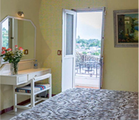 Imagen de la habitación del Hotel Taj&iacute;n. Foto 3