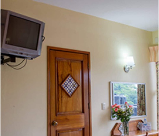 Imagen de la habitación del Hotel Taj&iacute;n. Foto 6