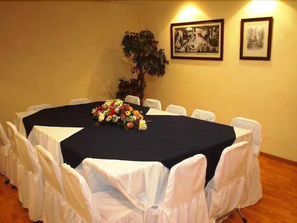 Imagen de los interiores del Hotel Tajmahal. Foto 10