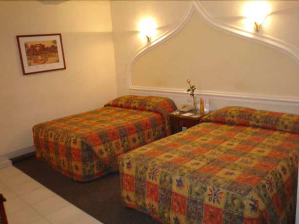 Imagen de la habitación del Hotel Tajmahal. Foto 6