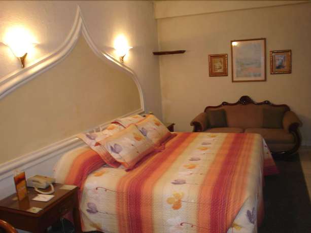 Imagen de la habitación del Hotel Tajmahal. Foto 7
