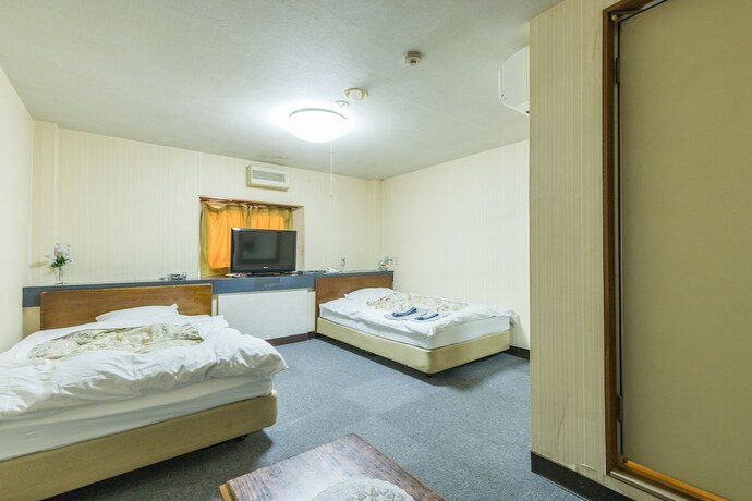 Imagen de la habitación del Hotel Takada Terminal. Foto 3