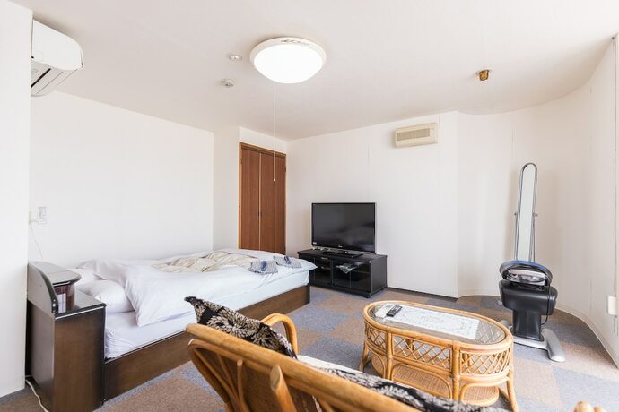 Imagen de la habitación del Hotel Takada Terminal. Foto 6