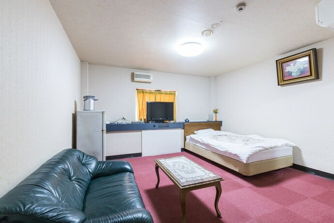 Imagen de la habitación del Hotel Takada Terminal. Foto 7