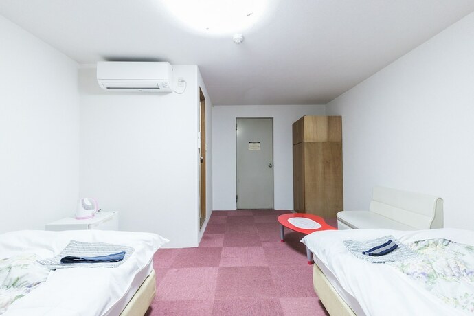 Imagen de la habitación del Hotel Takada Terminal. Foto 13