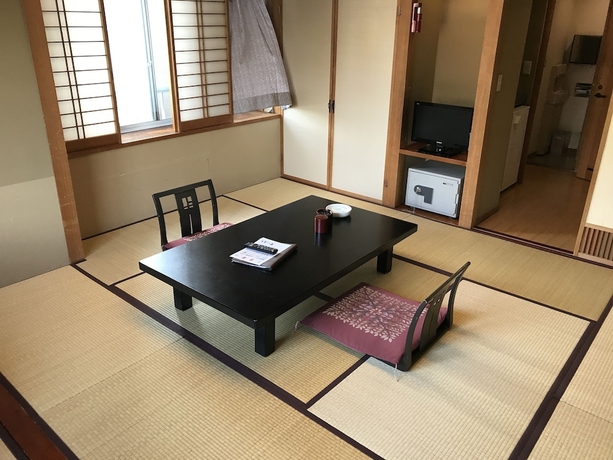 Imagen de la habitación del Hotel Takamatsu. Foto 6