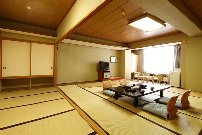 Imagen de la habitación del Hotel Takamatsu. Foto 7