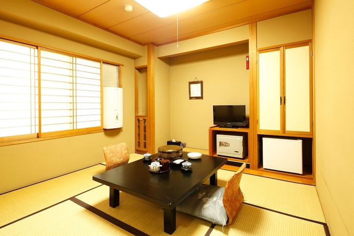 Imagen de la habitación del Hotel Takamatsu. Foto 9