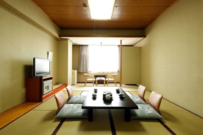Imagen de la habitación del Hotel Takamatsu. Foto 12