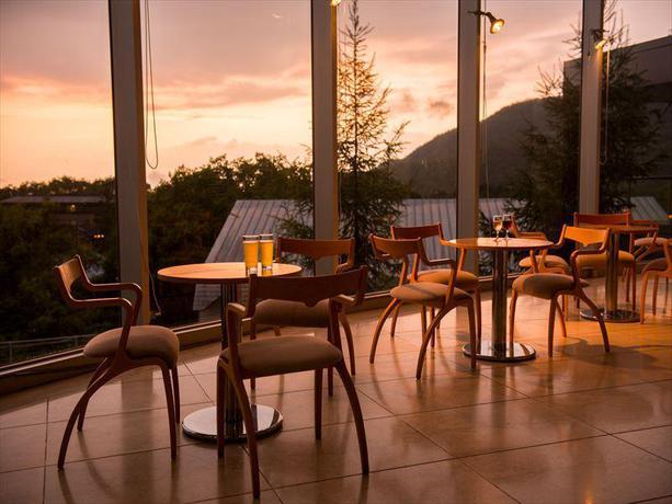 Imagen del bar/restaurante del Hotel Takamiya Rurikura Resort. Foto 5