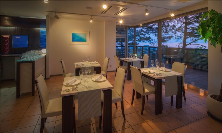 Imagen del bar/restaurante del Hotel Takamiya Yunohama Terrace Seiyou Saryo. Foto 2