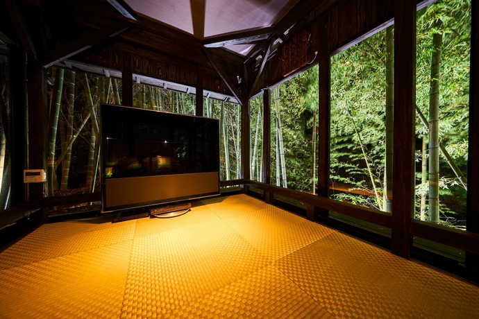 Imagen de los interiores del Hotel Takefue. Foto 17