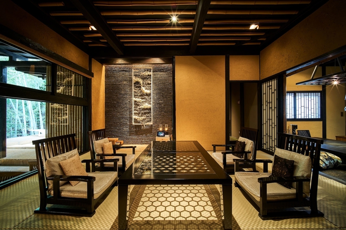 Imagen de los interiores del Hotel Takefue. Foto 18