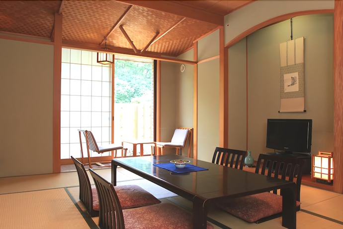 Imagen de la habitación del Hotel Takeo Century. Foto 8