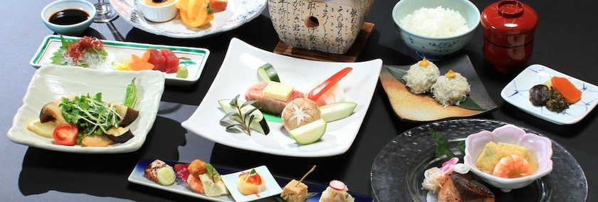 Imagen del bar/restaurante del Hotel Takeo Century. Foto 5