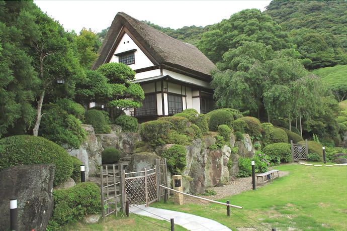 Imagen de los exteriores del Hotel Takeo Century. Foto 10